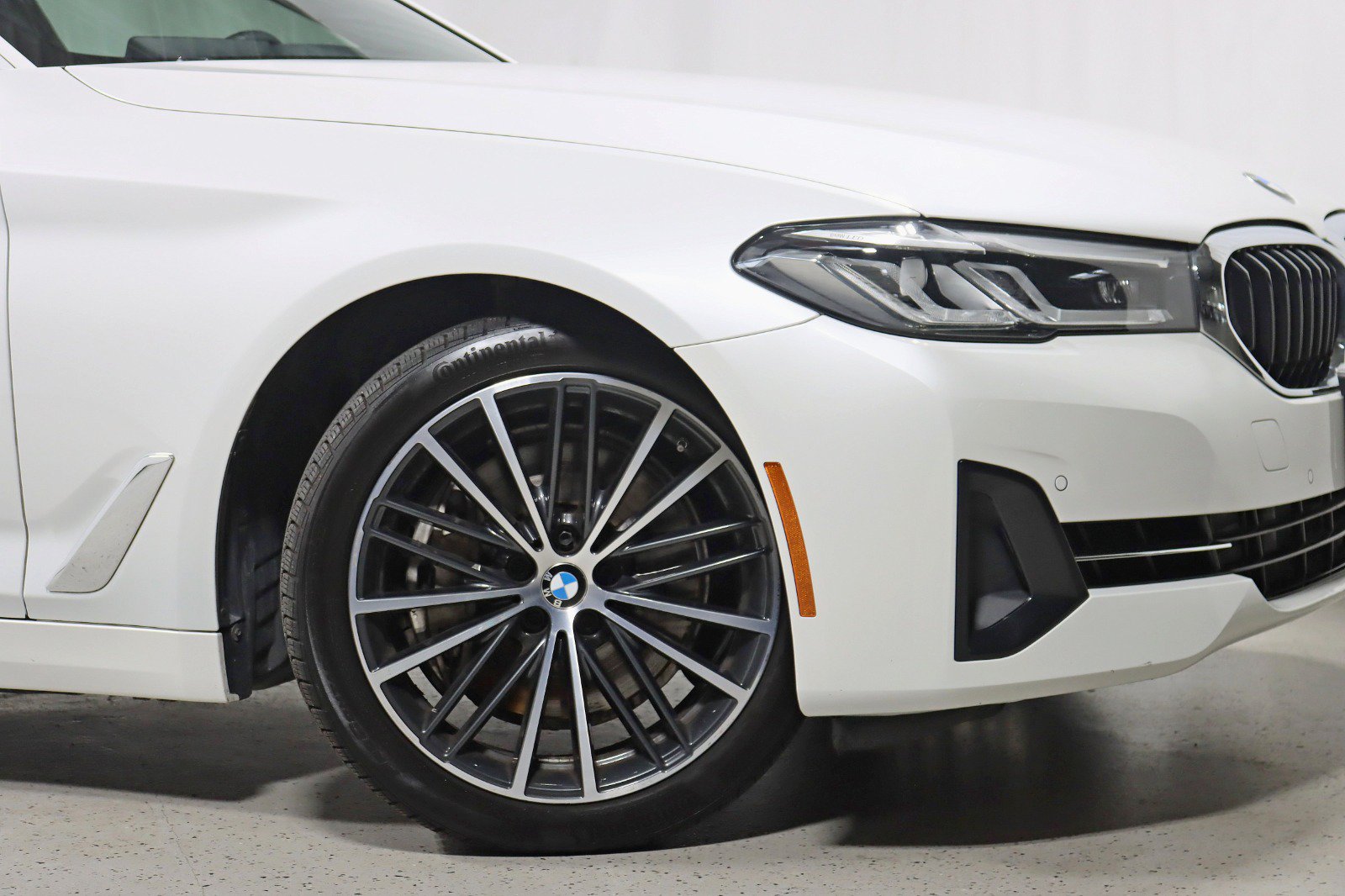 Used 2022 BMW 540i xDrive w/ Executive Package AWD/4WD image 5