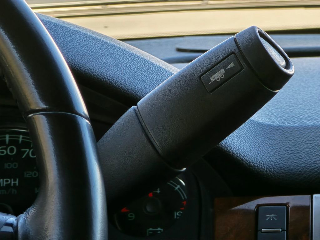 Used 2007 Chevrolet Avalanche LTZ w/ LTZ Preferred Equipment Group image 38