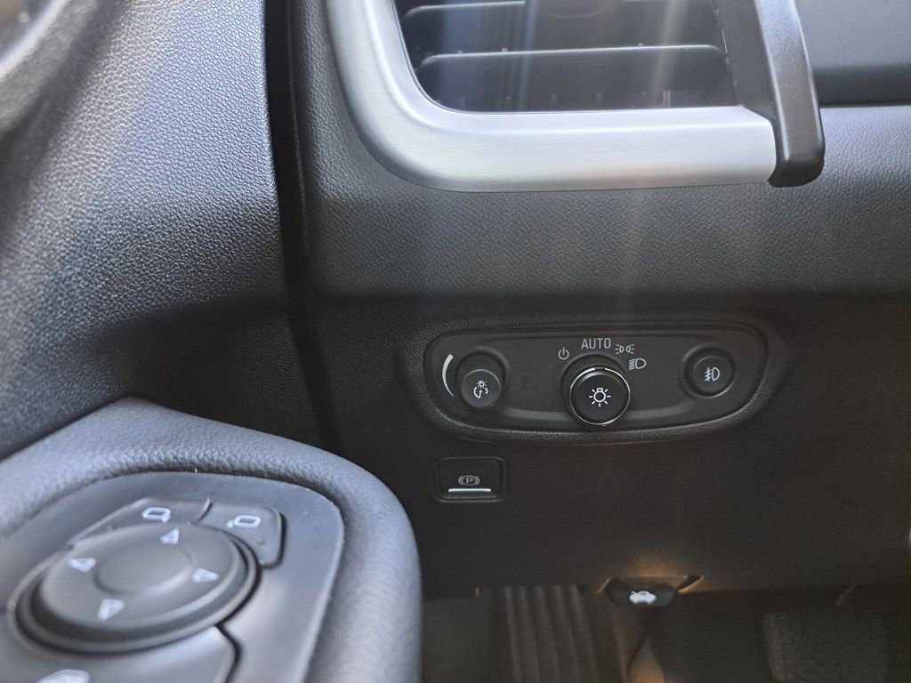 Used 2023 GMC Terrain SLT w/ Elevation Edition image 14