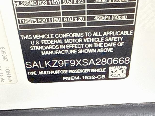 Certified 2025 Land Rover Range Rover SV AWD/4WD image 35