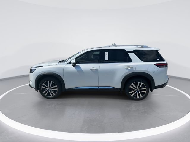 Used 2025 Nissan Pathfinder Platinum w/ Black Appearance Package image 4