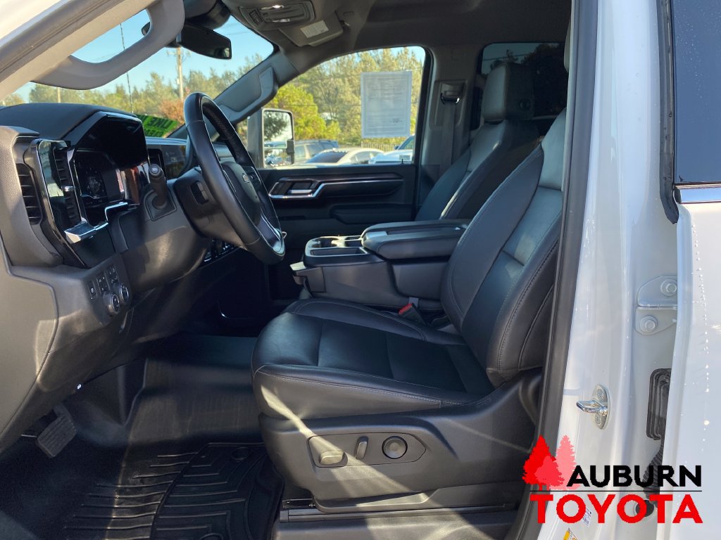 Used 2024 Chevrolet Silverado 2500 LTZ AWD/4WD image 11