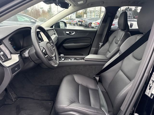 Used 2025 Volvo XC60 B5 Plus image 20