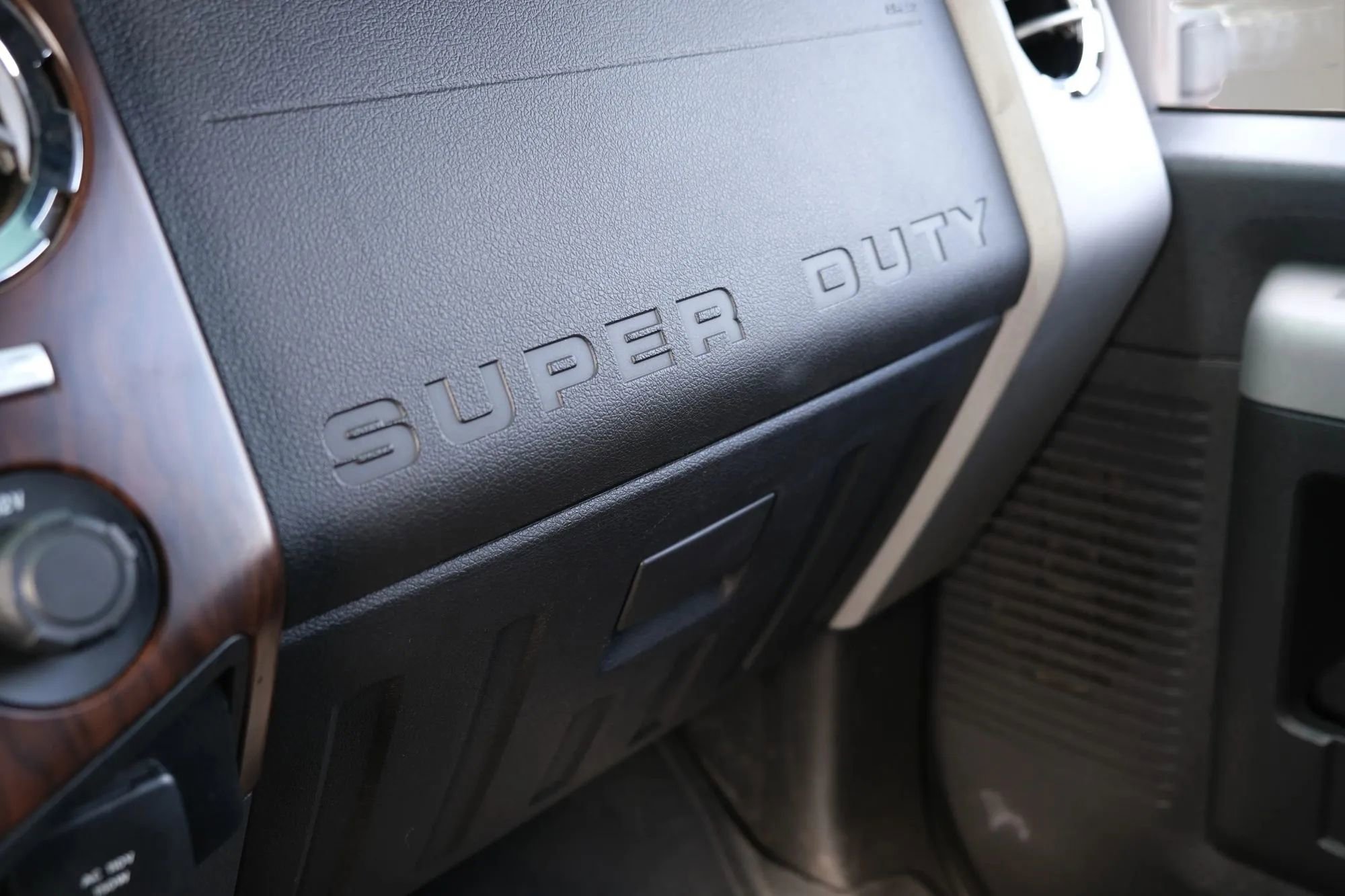 Used 2015 Ford F350 Lariat w/ Lariat Interior Package image 66