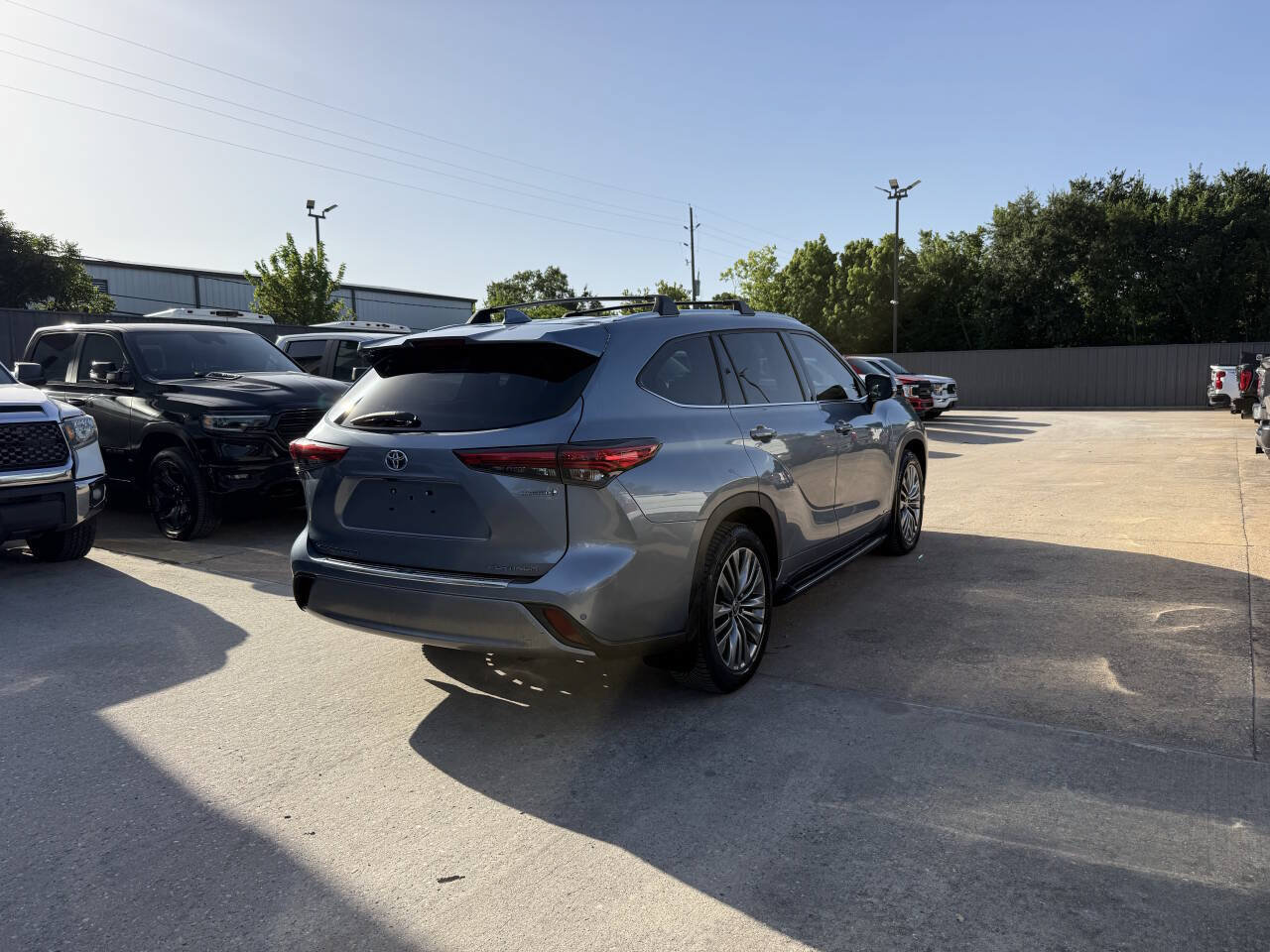 Used 2021 Toyota Highlander Platinum AWD/4WD image 5