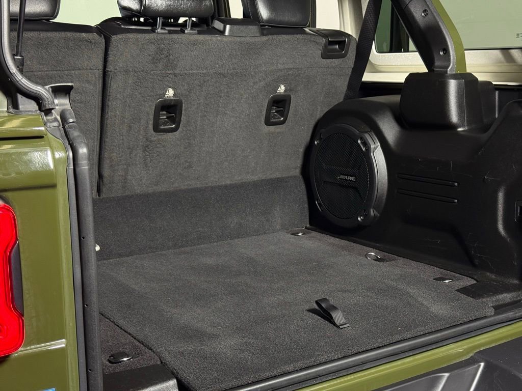 Used 2024 Jeep Wrangler Unlimited Sahara w/ Technology Group image 28