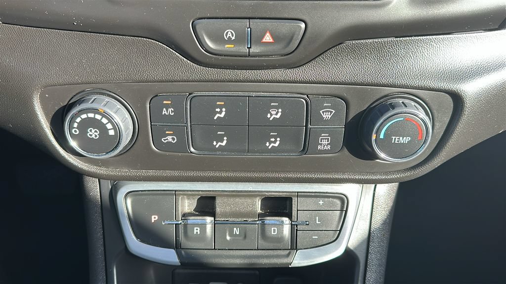 Used 2024 GMC Terrain SLE FWD image 25