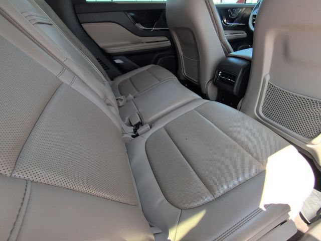 Used 2023 Lincoln Corsair Reserve w/ Equipment Group 201A FWD image 17