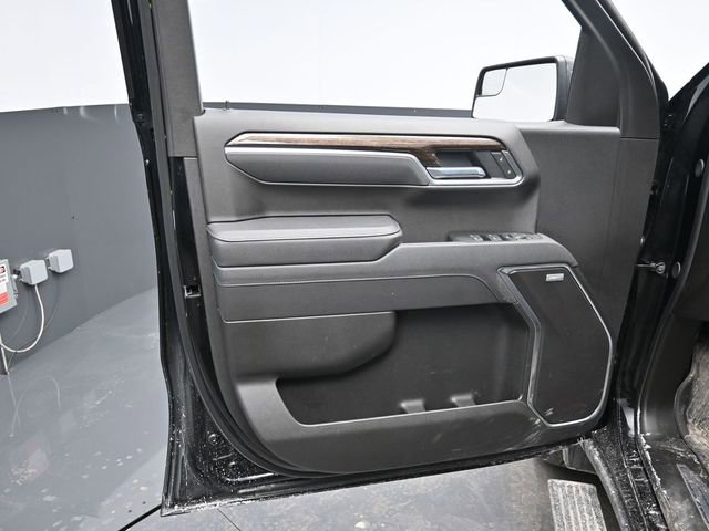 Used 2025 GMC Sierra 1500 Elevation w/ Preferred Package image 13
