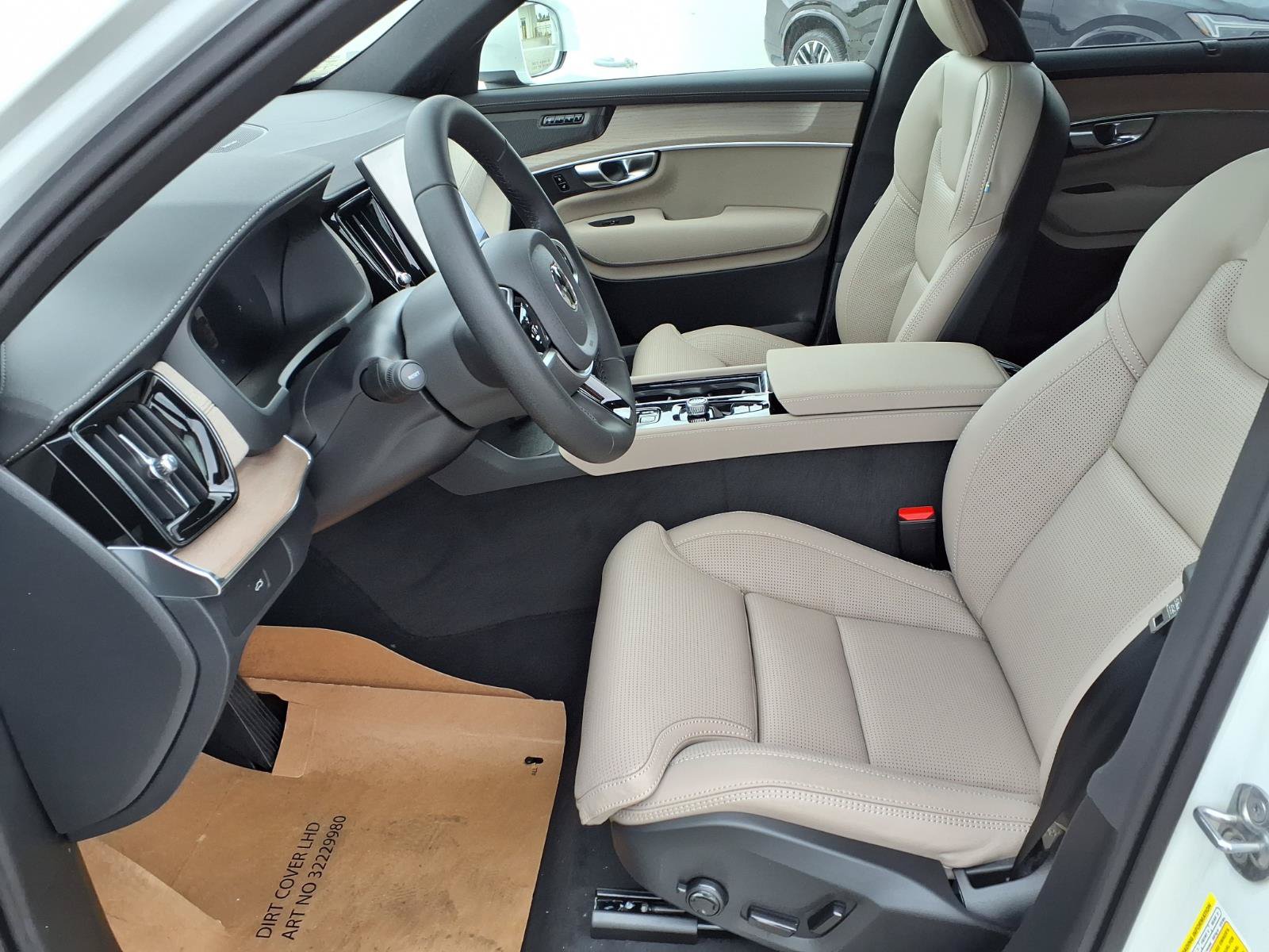 New 2026 Volvo XC90 B5 Ultra w/ Protection Package Premier AWD/4WD image 13