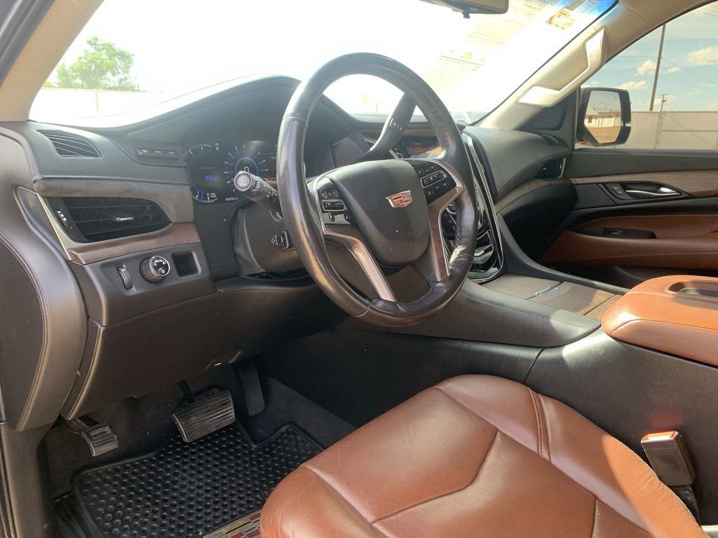 Certified 2018 Cadillac Escalade Luxury image 7