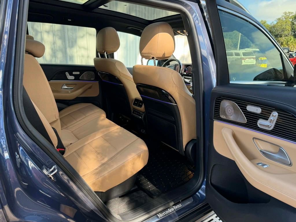 Used 2024 Mercedes-Benz GLS 580 4MATIC image 31