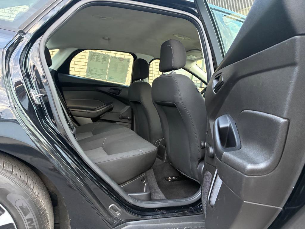 Used 2017 Ford Focus SE FWD image 20