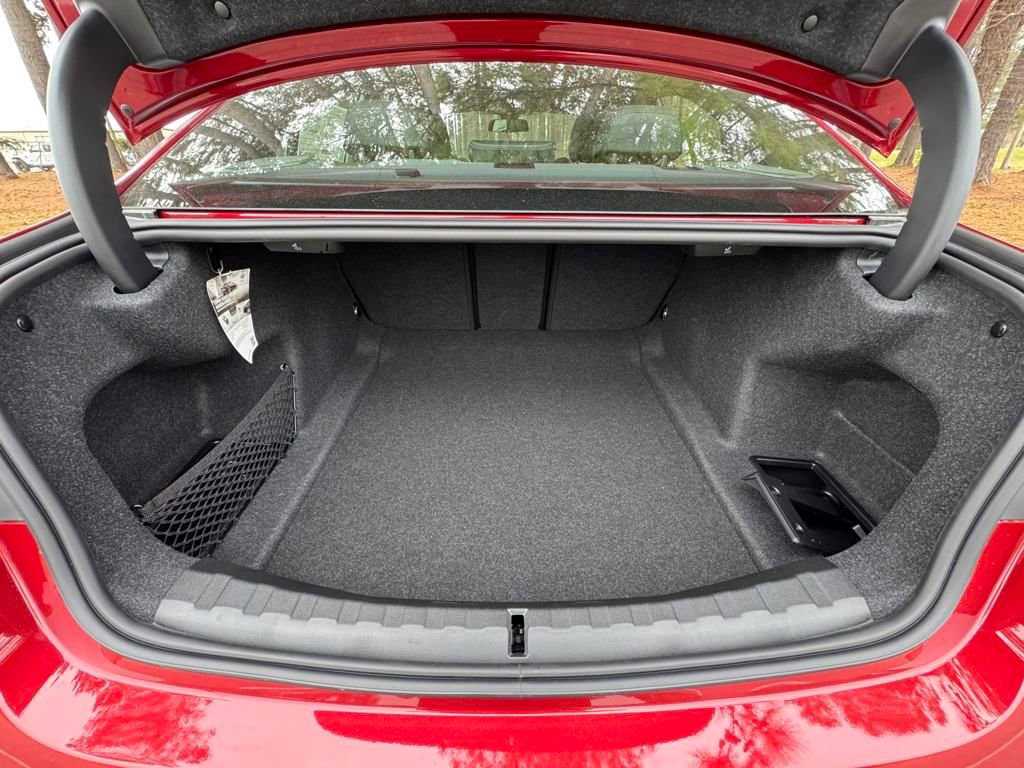 Certified 2025 BMW 330i 330i w/ M Sport Package image 17