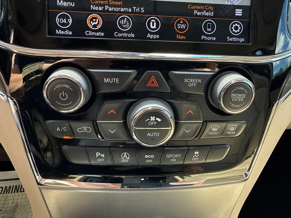 Used 2020 Jeep Grand Cherokee Limited AWD/4WD image 32