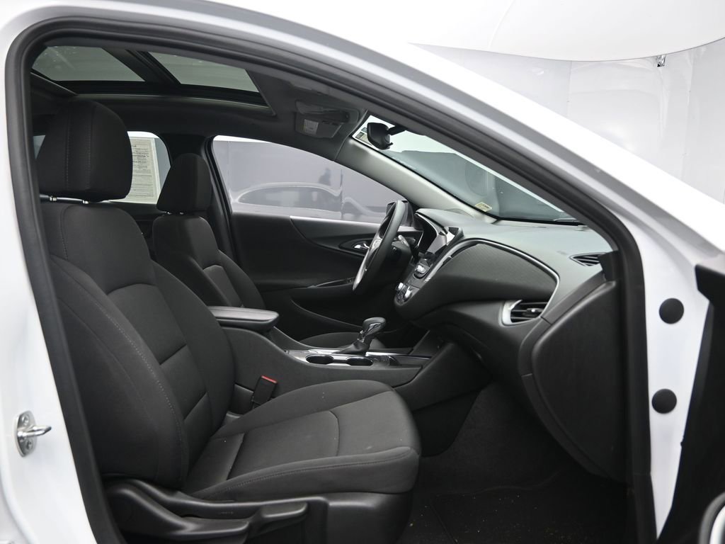 Used 2024 Chevrolet Malibu LT image 33