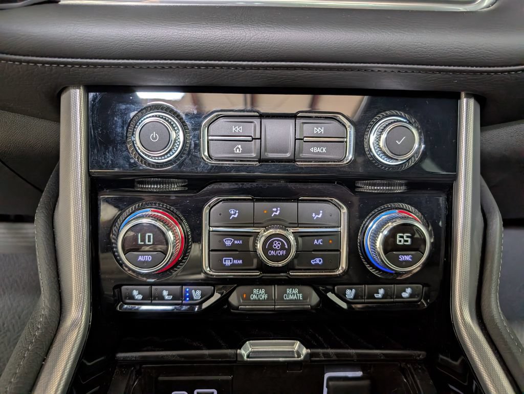 Used 2024 GMC Yukon XL Denali AWD/4WD image 24