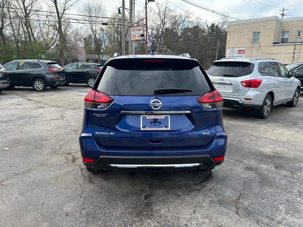 Used 2018 Nissan Rogue SV image 11