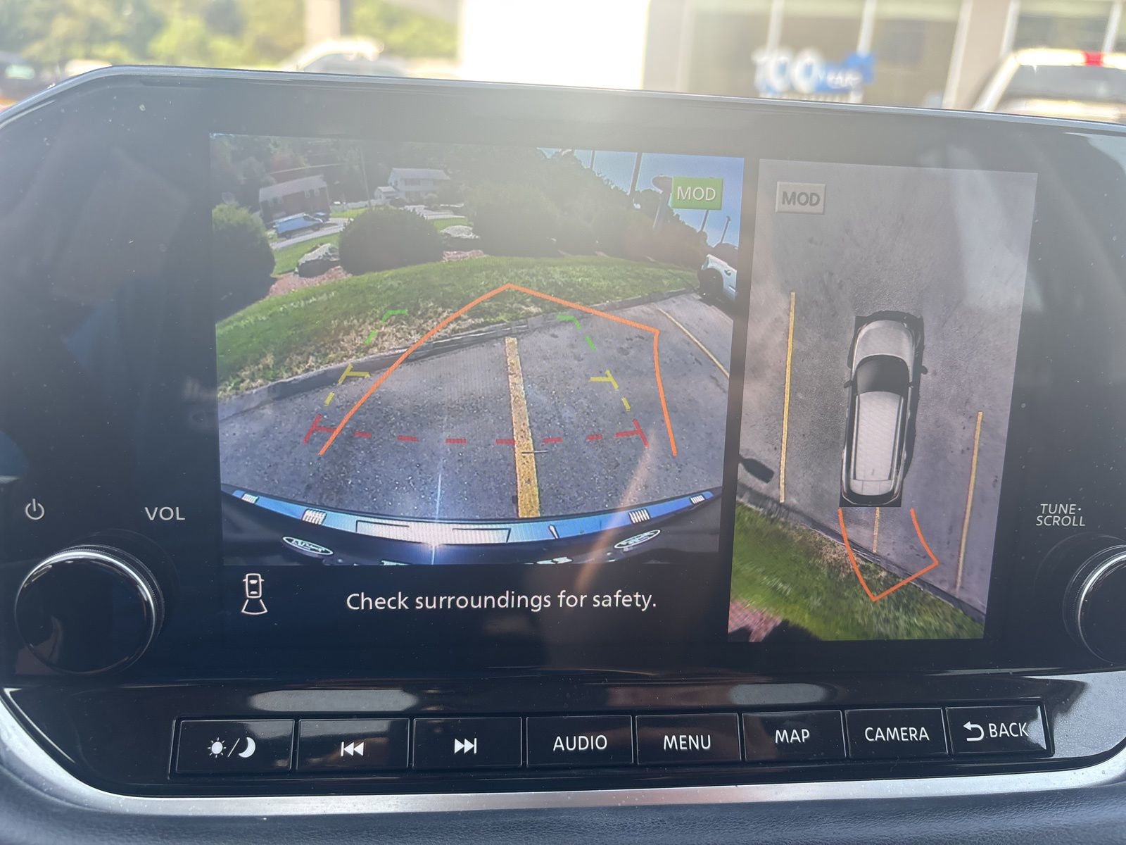 Used 2023 Nissan Rogue SL w/ SL Premium Package image 18