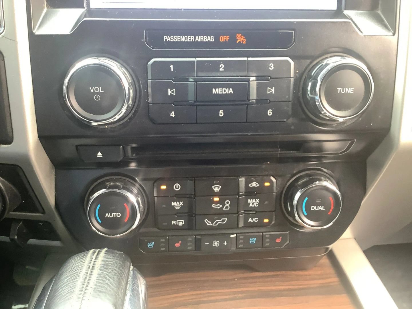 Used 2017 Ford F150 Lariat AWD/4WD image 31