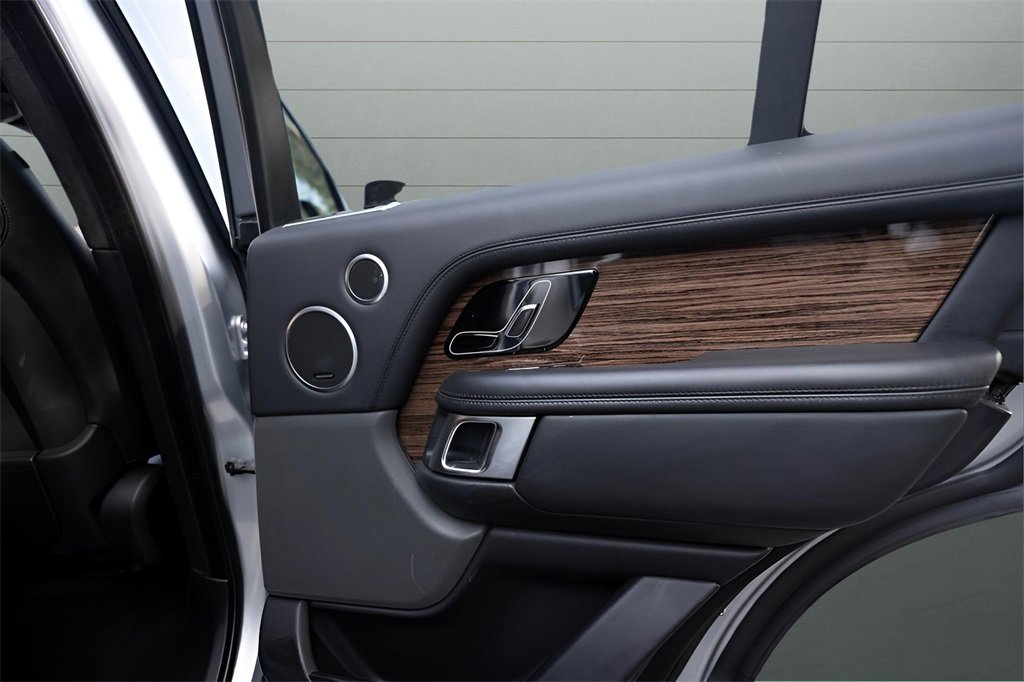 Used 2020 Land Rover Range Rover HSE image 33
