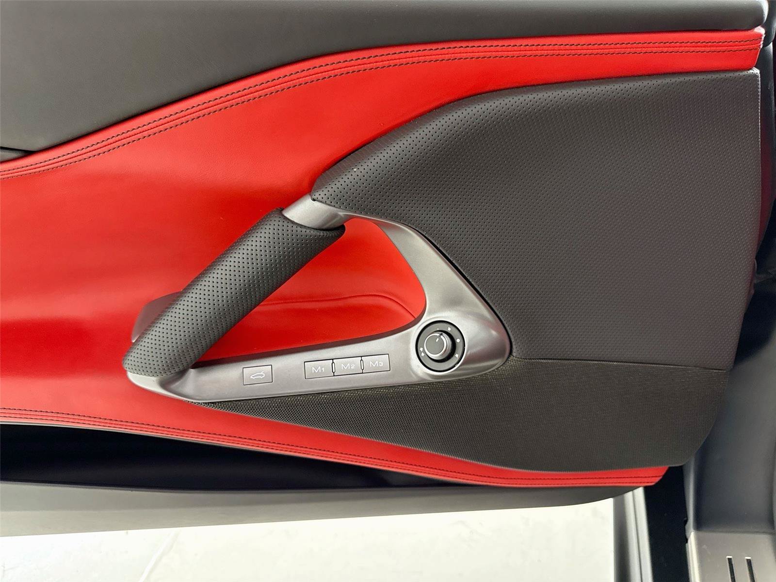 Used 2020 Ferrari 812 Superfast RWD image 12