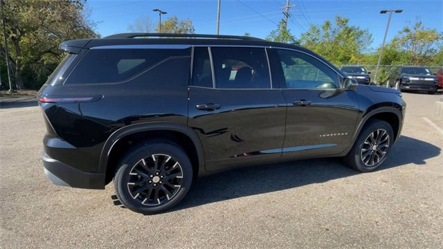 New 2026 Chevrolet Traverse LT w/ Sun and Wheel Package image 2