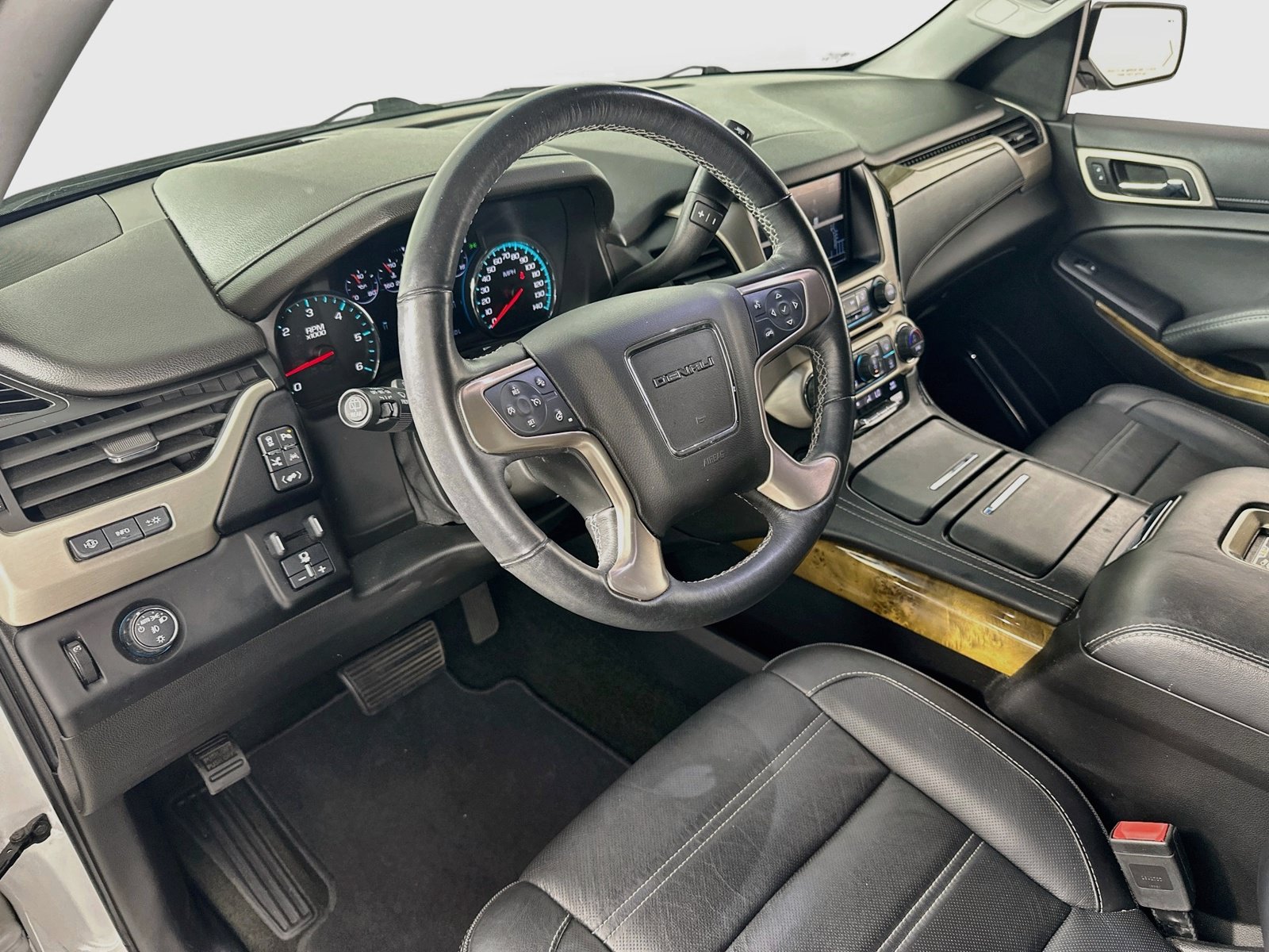Used 2017 GMC Yukon Denali w/ Open Road Package RWD image 9