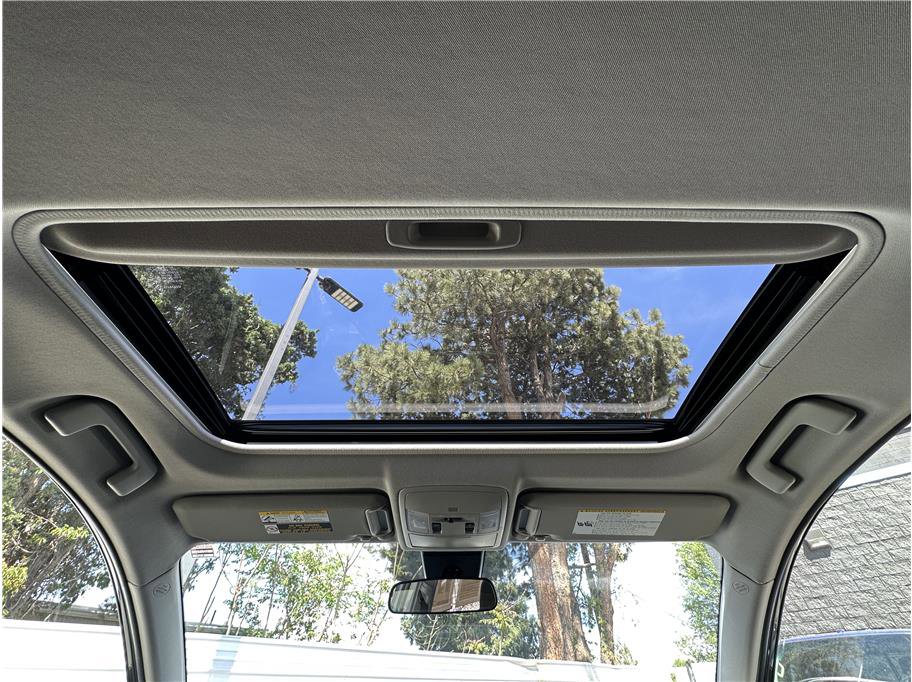 Used 2017 Toyota RAV4 XLE w/ Convenience Package AWD/4WD image 27