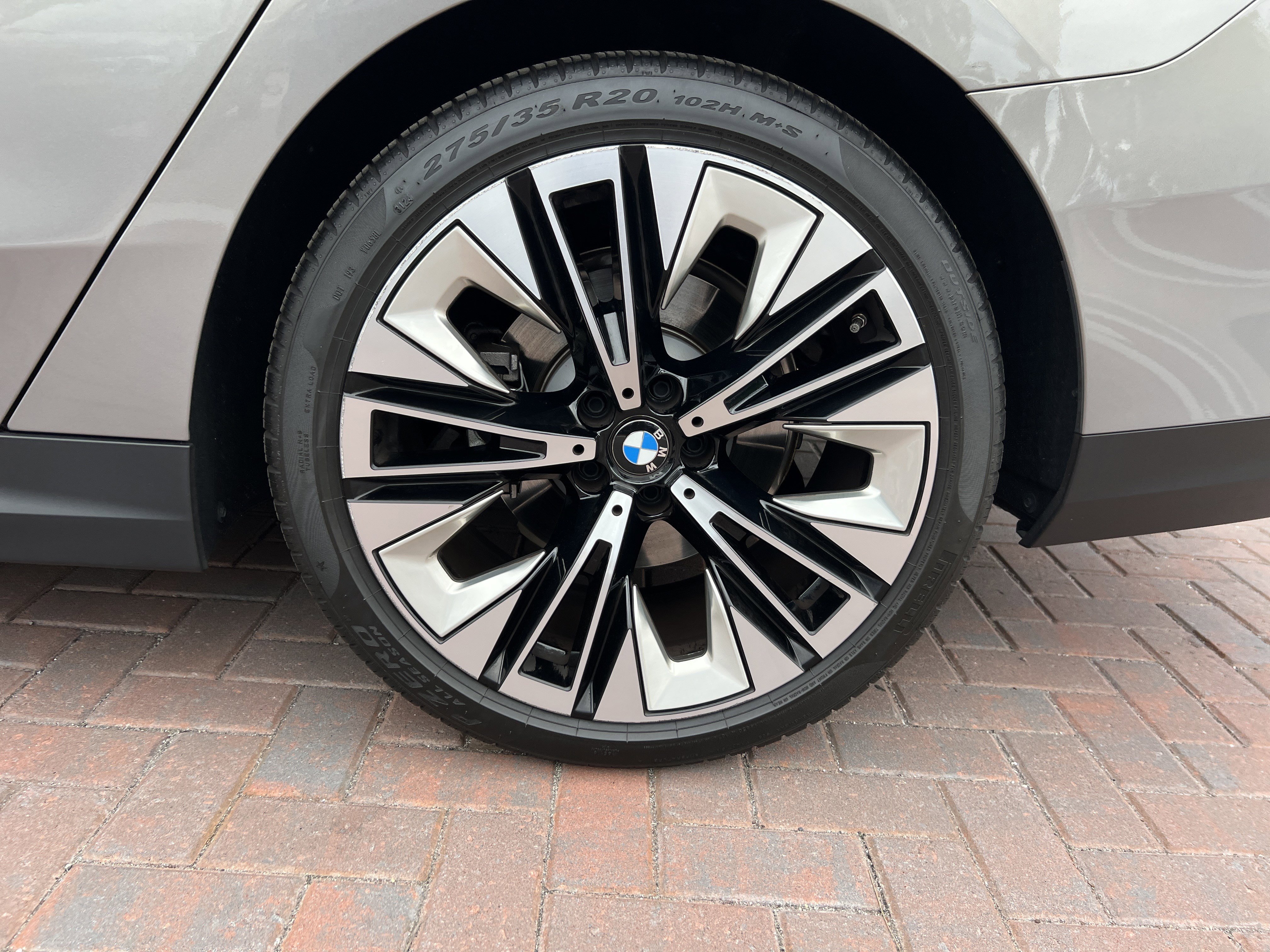 Certified 2025 BMW 530i RWD image 13
