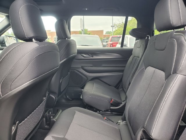 New 2026 Jeep Grand Cherokee L 4WD image 15