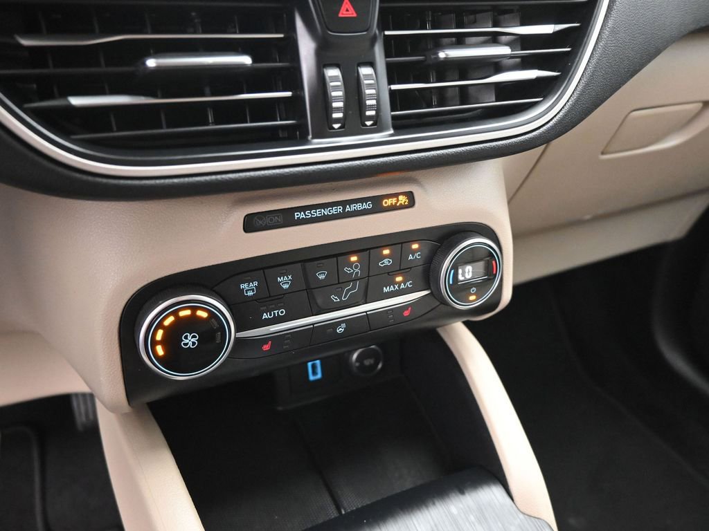 Certified 2020 Ford Escape SEL image 20