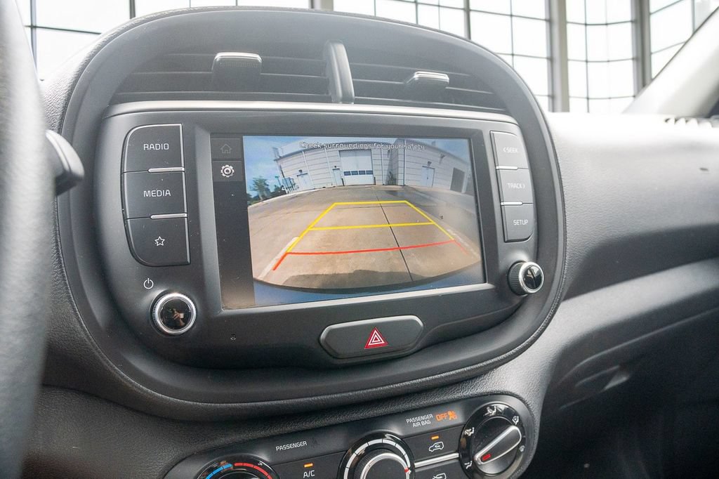 Used 2023 Kia Soul LX w/ LX Technology Package FWD image 10