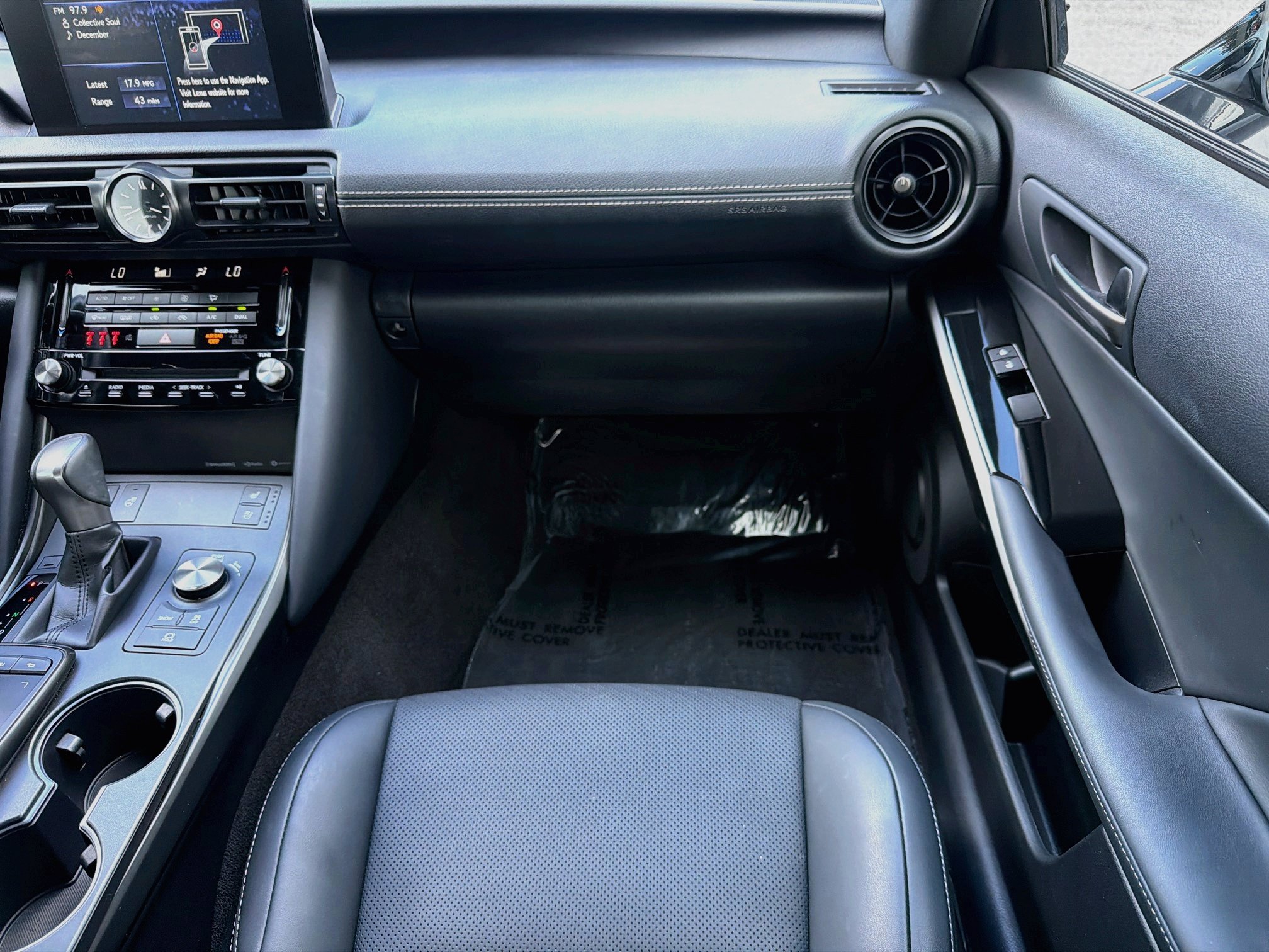 Used 2023 Lexus IS 300 w/ Comfort Package RWD image 17