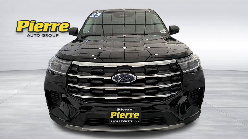 Used 2025 Ford Explorer Active AWD/4WD image 10