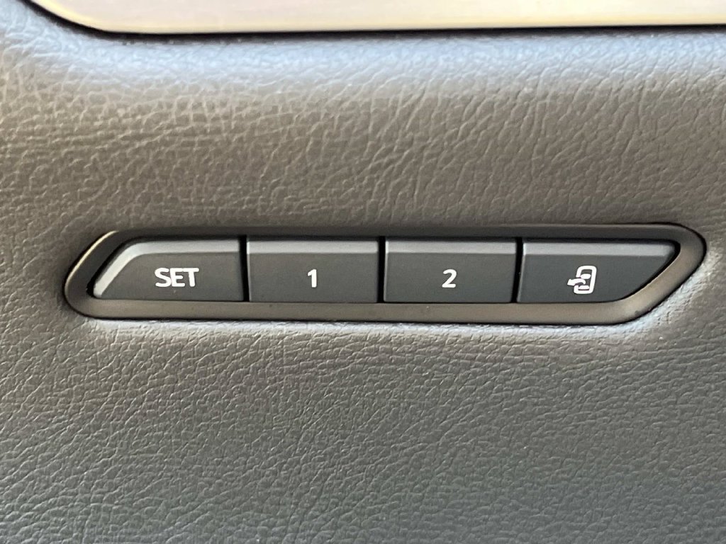 Used 2021 Cadillac XT6 Premium Luxury FWD image 33