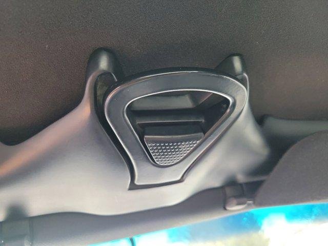 Used 2003 Ford Thunderbird Deluxe image 24