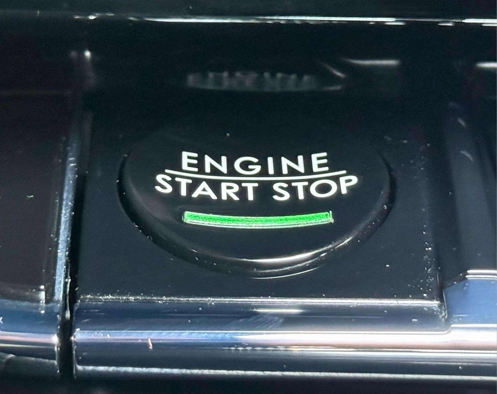 Used 2022 Lincoln Nautilus FWD w/ Premium Package image 11