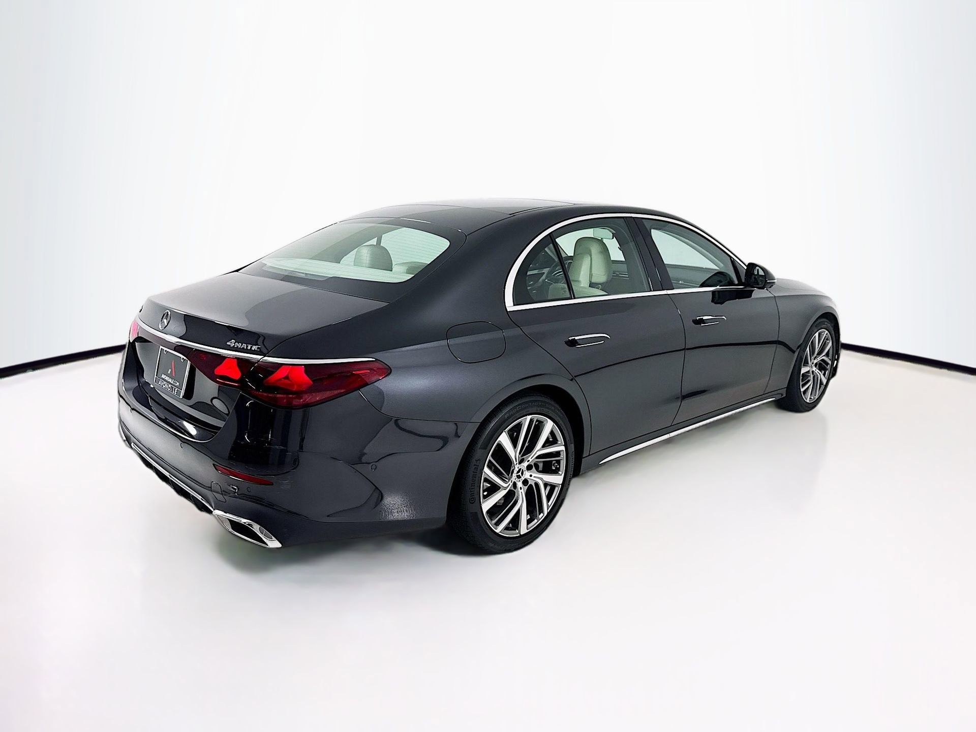 Used 2024 Mercedes-Benz E 350 4MATIC Sedan image 8