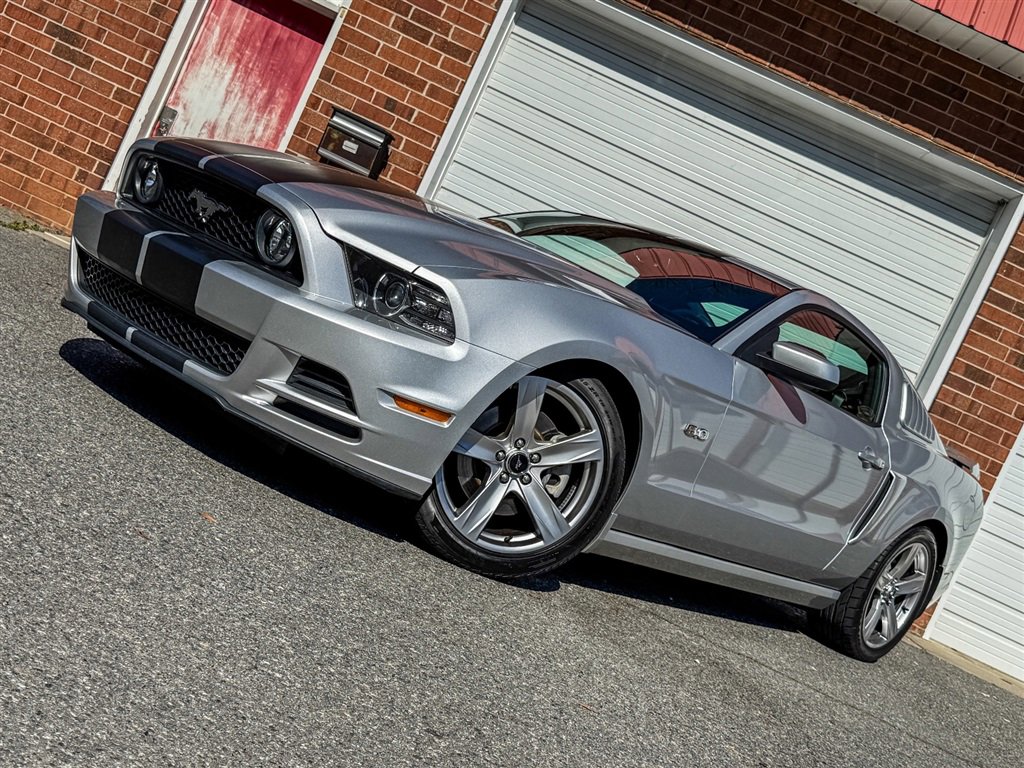 Used 2013 Ford Mustang GT Premium w/ GT Coupe Accessory Pkg 5 image 4