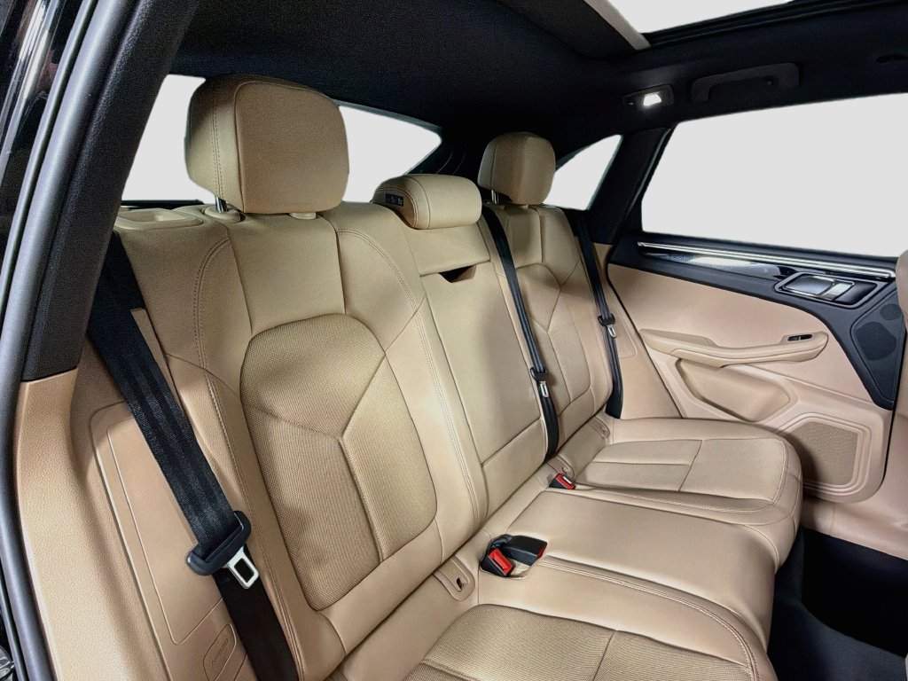 Used 2023 Porsche Macan S AWD/4WD image 28