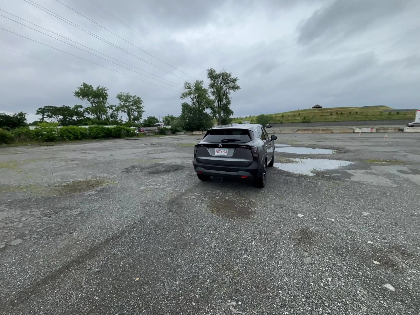 Used 2025 Nissan Kicks SV AWD/4WD image 16