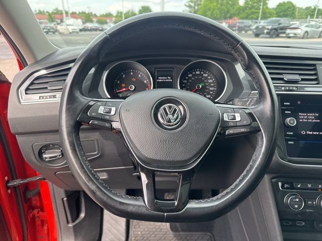 Used 2018 Volkswagen Tiguan SEL FWD image 28