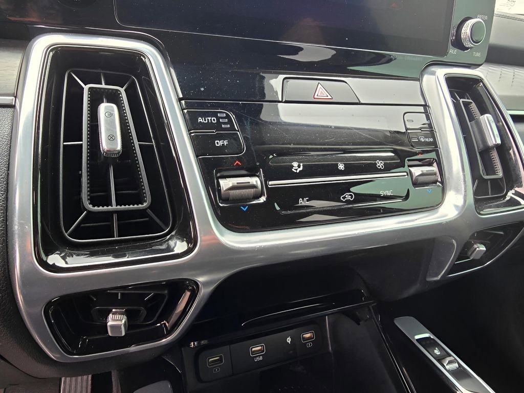 Used 2023 Kia Sorento SX image 21