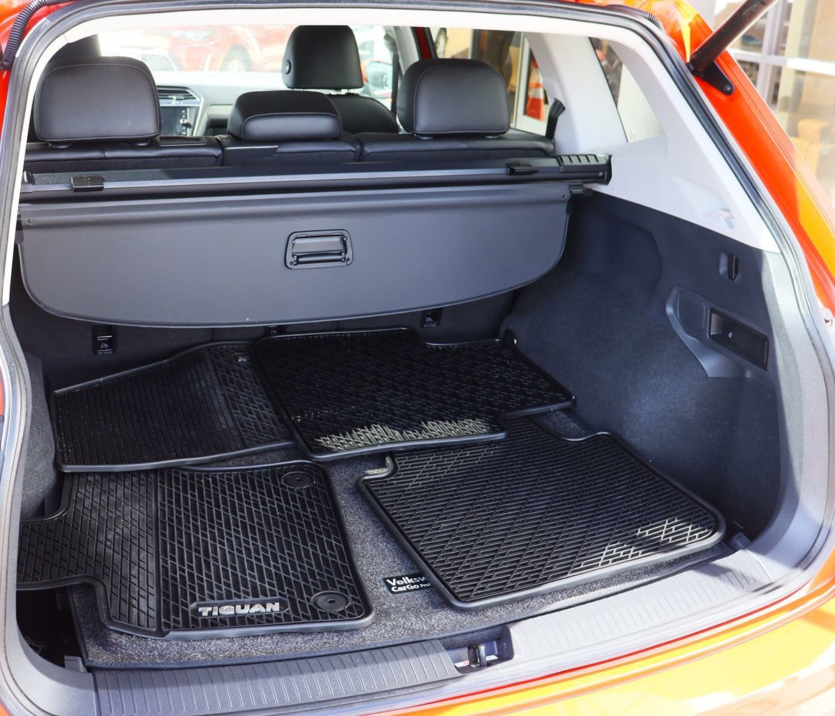 Used 2019 Volkswagen Tiguan SEL AWD/4WD image 25