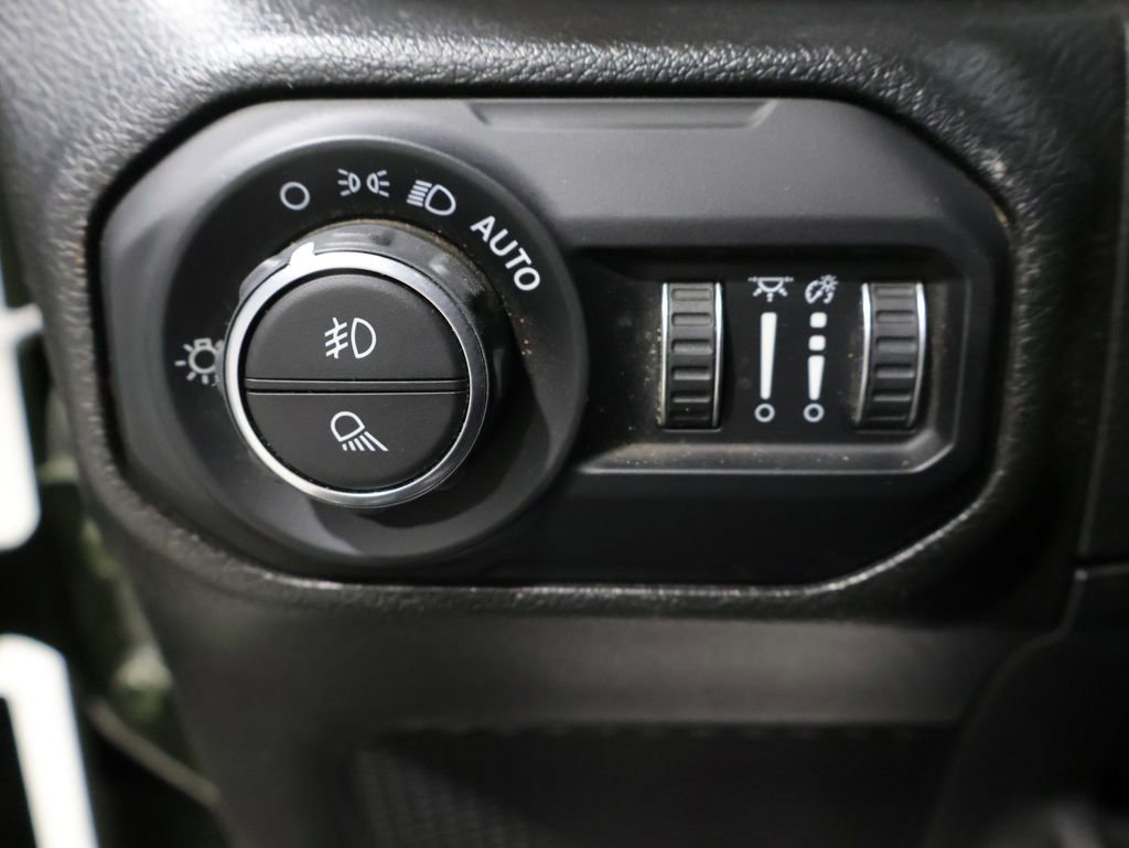 Used 2022 Jeep Gladiator Mojave w/ Cold Weather Group image 31