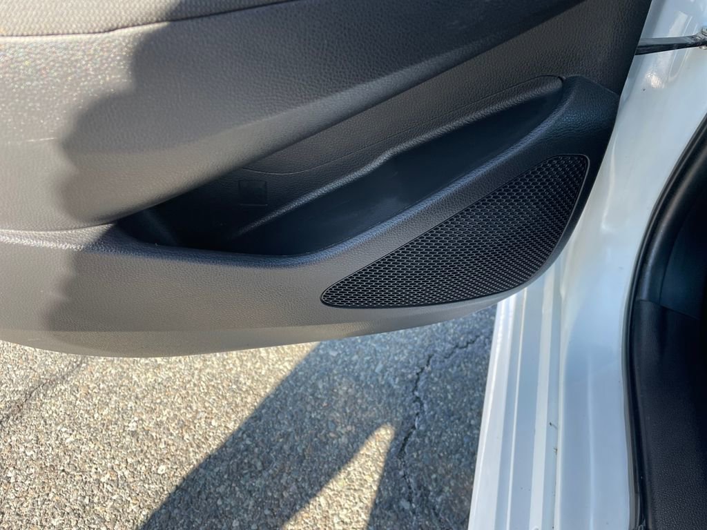 Used 2022 Toyota Corolla LE image 30