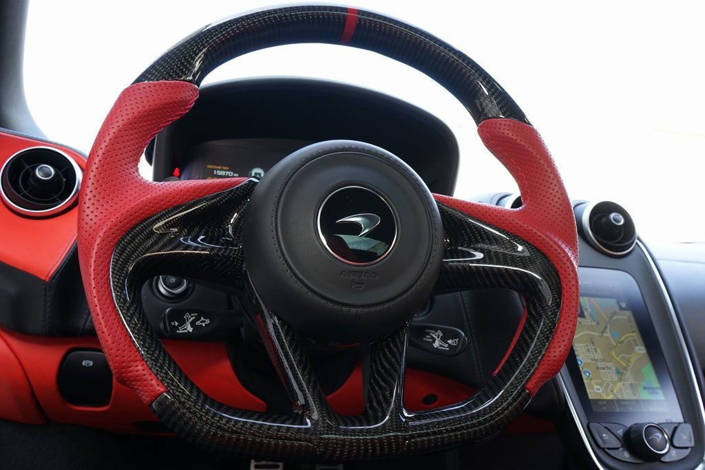 Used 2020 McLaren 600LT Spider image 15