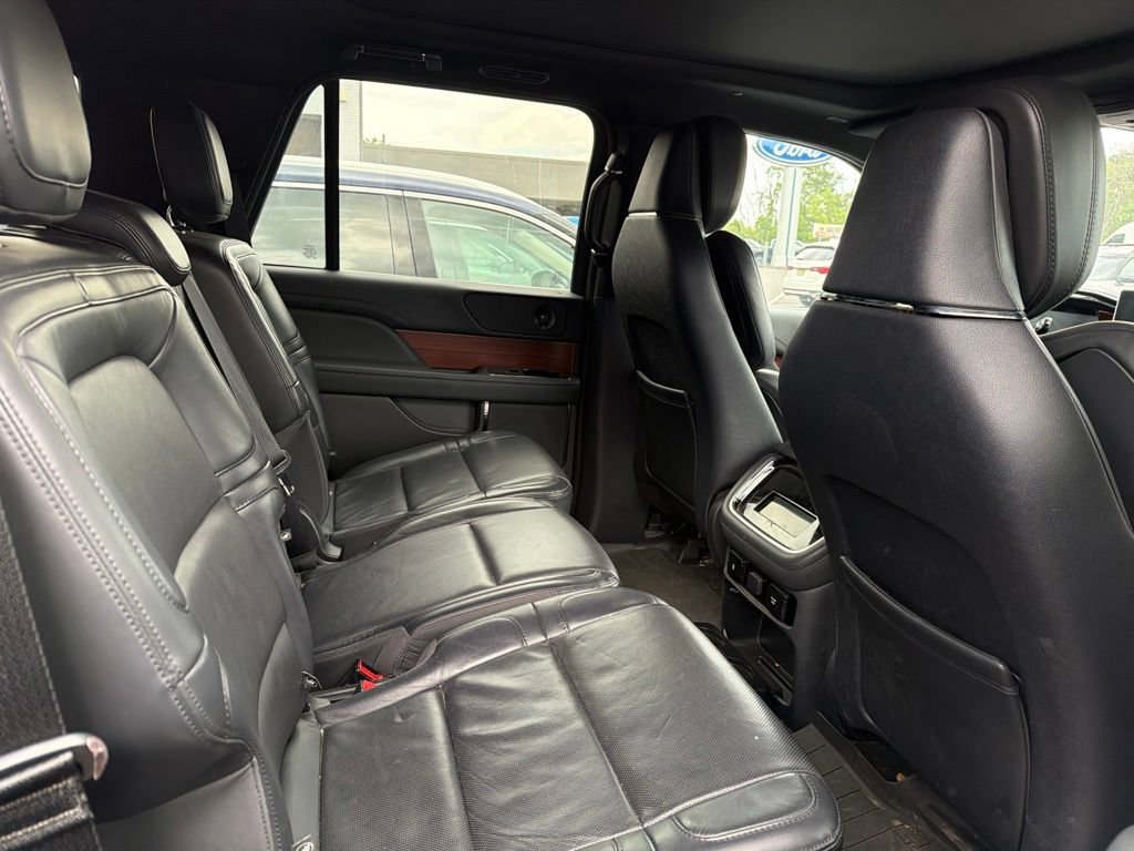 Certified 2022 Lincoln Navigator Reserve w/ Monochromatic Package AWD/4WD image 6