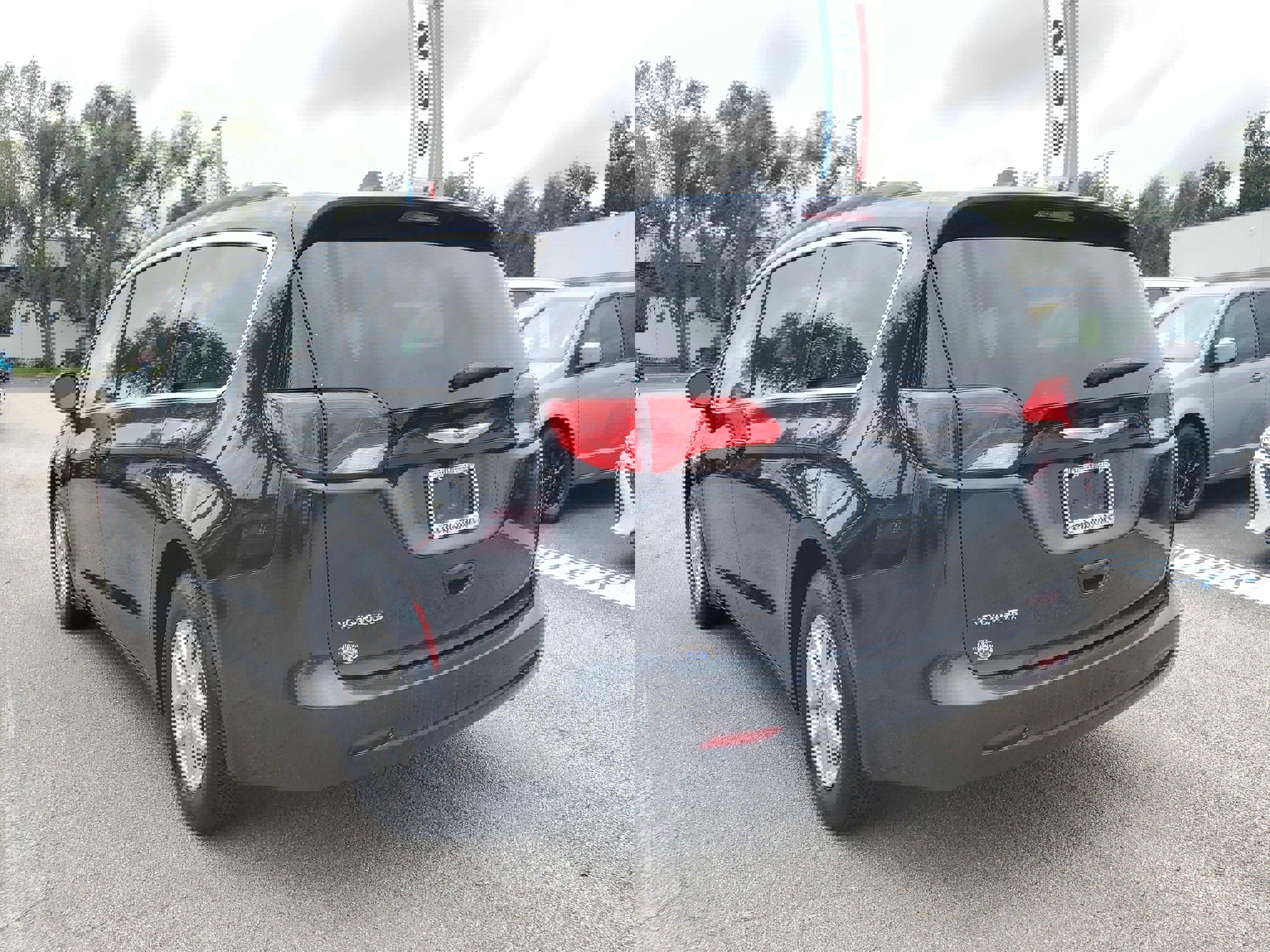 Used 2021 Chrysler Voyager Lxi image 7